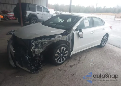 2017 Nissan Altima 2.5 S z USA, uszkodzony, nr VIN 1N4AL3AP2HC187492